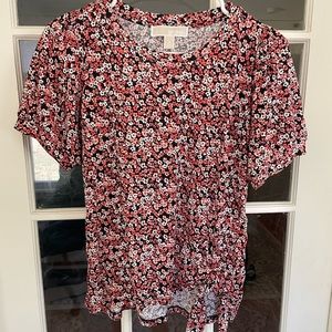 Brand: Micheal Kors ✨ Size: Small ✨ Color: Black with pink and white flowers